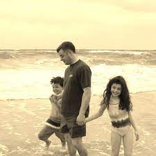 Songs about loving your kids. Best 23 Songs About Parents Spinditty