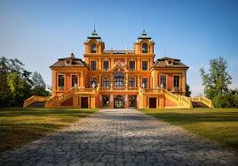 Ab 9 € pro stunde jetzt passende putzfrau in ludwigsburg finden! Ludwigsburg Favorite Palace Palace