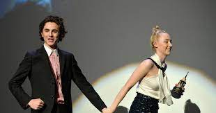Лучшие timothée chalamet & saoirse ronan gif. Saoirse Ronan Breaks Timothee Chalamet S Heart In Greta Gerwig S Little Women Mirror Online