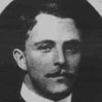 Daphne Compton's Instagram, Twitter & Facebook