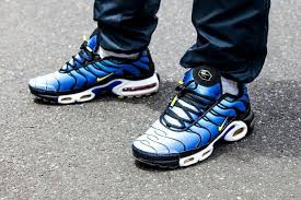 Pin By Iamwhoiam Rec On Shoes Manolo Blahnik Nike Air Max Nike Shoes Outlet Nike Free Shoes