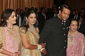Isha Ambani weds Anand Piramal | Reuters.com