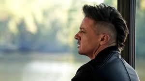Model potongan rambut spiky adalah salah satu model potongan rambut rambut yang paling populer sejak lama. Trailer Avengers Endgame Rilis Gaya Rambut Hawkeye Diejek Netizen