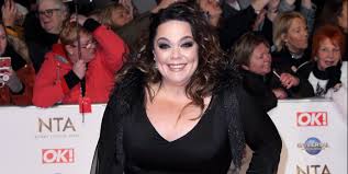 Плашилото изпълнява „i'm a believer на smash mouth | „маскираният певец. Mandy Dingle Actress Lisa Riley Pledges Future To Emmerdale