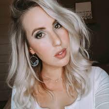 Danielle Layton's Instagram, Twitter & Facebook