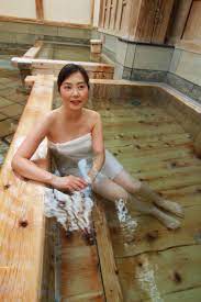 元ＮＨＫ女性アナ、入浴シーン満載の温泉本を出版 - 芸能 : 日刊スポーツ