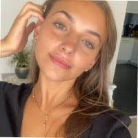 Laura Baptista's Instagram, Twitter & Facebook