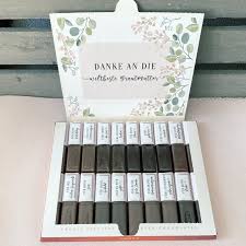 Etwa 2 bis 5 wochen nach der teilnahme bekommt ihr dann den kaufpreis in voller. Aufkleber Set Fur Merci Schokolade Personliches Geschenk Fur Die Brautmutter Weddingtree