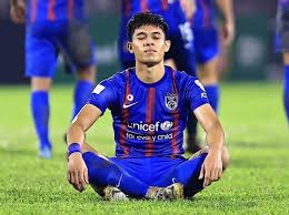 Keadaan padang sukarkan kami bermain corak permainan kami"