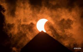 Безопасно наблюдаем и фотографируем кольцеобразное солнечное затмение 10 июня. Solnechnoe Zatmenie 13 Iyulya 2018 Foto Korrespondent Net