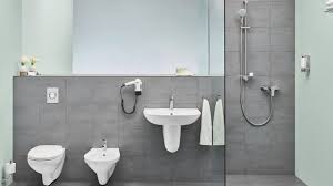 Riesen auswahl an gaeste wc fliesen in vielen farben und grössen. Dusche Und Gaste Wc Auf Engstem Raum Celseo Bad