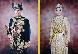 Lembaga kemajuan terengganu tengah (merkezi terengganu geliştirme kurumu) (ketengah) ana karargah. Yang Di Pertuan Agong Ke 13 Negeri Terengganu Darul Iman Neck Dress Nun Dress Terengganu