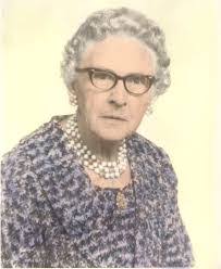 Flora Decker's Instagram, Twitter & Facebook