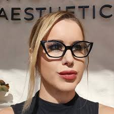 Danielle Leeds, RN (@aestheticnurse.danielle) • Instagram photos and videos