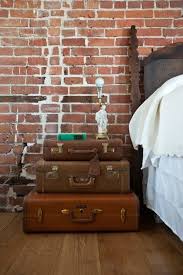 15 Tables De Nuit Diy Faciles A Fabriquer Blog Deco Blog Diy Clem Around The Corner Table De Nuit Table De Salon Valise Decoration