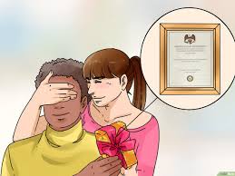 Untuk mengejutkan, tentukan apa yang dia suka. 5 Cara Untuk Membuat Kejutan Untuk Pacar Wikihow