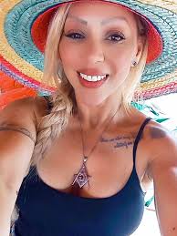 Para você que procura um investimento ou uma linda casa para morar 🏠 Venda  diretamente com a construtora (45)998447580) lucy Casas em fase de  construção Rua Cagliari 661 Casa 01 e 02 -