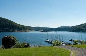It has the 2nd largest area (behind the forggensee), and the 3rd largest volume (behind the bleilochstausee and rurstausee). Edersee Hessen U15