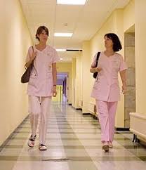 Students interested in learning how to become a nurse midwife must first hold a registered nurse (rn) license, which requires either an associate degree in nursing (adn) or a bachelor's degree. Midwife Wikipedia