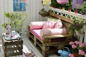 With millions of unique furniture, décor, and housewares options, we'll help you find the perfect solution for your style and your home. Balkon Sofa Europaletten Balkonmobel Gunstig Balcony Decor Build Outdoor Furniture Decor