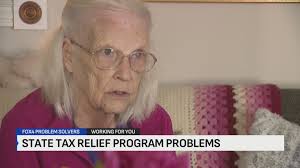 Texas girl wins prom queen, promptly gives it to classmate