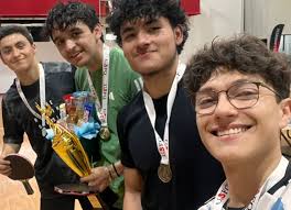 Torneo de novatos Tenis de mesa Resultados finales : Damas 🏆🥇 Natalia  Silva 🥈 Camila Sabando 🥉🥉 Luciana Secaira y Vanessa Ochoa Varones 🥇🏆  Paulo Cantos 🥈 Ignacio Merino 🥉🥉 Emilio Guerrón