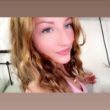 Jacquelyn Arthur's Instagram, Twitter & Facebook