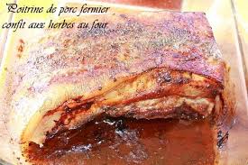 Tant que le porc est chaud lorsqu'il est servi, il est vraiment juteux. Poitrine De Porc Recettes