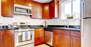 Cherry wood cabinets will complement all types of kitchen designs. Pvjyvvf1qfjogm