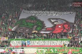 Supportes of slask wroclaw in action. Historia Kibicowskich Stosunkow Wisly Krakow I Slaska Wroclaw Jezeli Ktos Ucierpial To Wiedzial Za Co