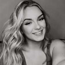 Sierra Benson (@sierraabensonn)