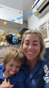 Could you see that I couldn’t contain myself! Too funny! 🤣 #fyp  #foryoupage #lipsync #hotstuff #filters #funny #kids #outbacktruckers  #truckinglife