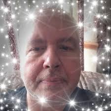 good afternoon all. I love playing the shadows music but i need to know how  to get hanks sound. Any recommendations please