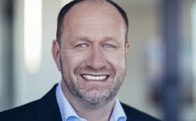 Öffnungszeiten deutsche bank aarstraße 148 in taunusstein. Plutos Engagiert Marcus Niepold Als Portfoliomanager