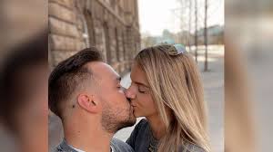In einem interview zum undursichtigen beziehungsstatus von laura maria ripa (24) und pietro lombardi (28) hatte jonathan steinig noch versöhnliche worte … 360 Degrees Overview Anklage Nach Mord In Neuss Ex Freundin Erschossen War Der Ex Dsds Kandidat Auch Ein Triebtater