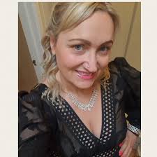 My 8 year old really would like to start ballet in the new year, so my  question is does anyone know a good place for lessons etc :) thank you