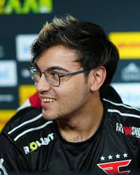 The gang's all here 📸 @tomas_raso_