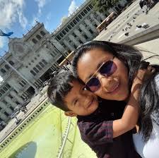 Súper contenta de haber logrado grabar hoy dos vídeos para ustedes que  espero muy pronto miren! Dato curioso: La hamaca que miran atrás me la  regaló mi mamá y mi papá la