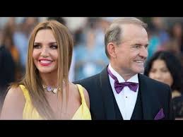 Венчание состоялось в 2003 году. Medvedchuk I Oksana Marchenko Pod Sankciyami Brifing Sekretarya Snbo Danilova Youtube