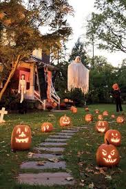 50 Amazing Outdoor Halloween Decorations Ideas For This Year Spooky Outdoor Halloween Decor Scary Halloween Decorations Diy Outside Halloween Decorations