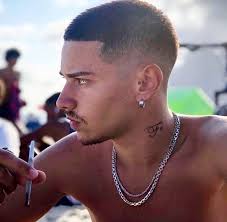 With so many cool black men's hairstyles to choose from, with good haircuts for short, medium, and long hair, picking just one cut and style at the barbershop can be hard. Selfie Tumblr Inspiracao Young Men Haircuts Mens Haircuts Fade Mens Haircuts Short