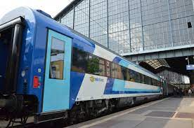 Compara y encuentra las mejores opciones en el buscador de vuelos skyscanner. Cfr CÄlÄtori Introduce Un Tren Pe Ruta Cluj Napoca Budapesta Viena
