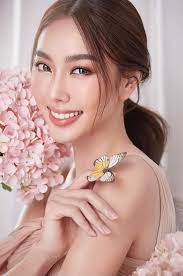 Thuỳ Tiên sau khi kết thúc nhiệm kì: Đi làm từ thiện, du lịch nhưng phiền  lòng vì 1 chuyện