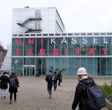Nach drei einrichtungen in frankfurt am main, einer in wiesbaden, und offenbach am main, ist es in kassel das erste haus des jugendrechts in nordhessen. Kassel Student Benutzt Keine Genderneutrale Sprache Punktabzug Welt