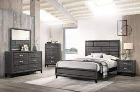 Used Oldrich Queen 5 Pcs Master Bedroom Set For Sale In Marlborough Letgo Bedroom Set Bedroom Sets For Sale Master Bedroom Set