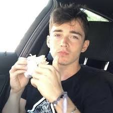 Isha Tripathi (@ishhxyyy)