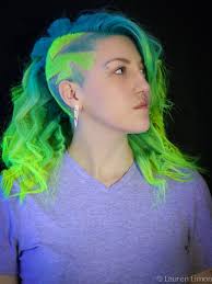 photo by Lauren Limon kenra neon entry! blue into green into yellow ombre…