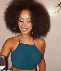 Cardi B Dons A Bikini And Embraces Natural Hair Texture On Instagram In 2021 Natural Hair Styles Cardi B Textured Hair