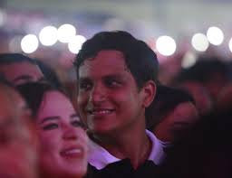 Ontem, a segunda noite de show no Pátio de Eventos foi um verdadeiro  sucesso, cheia de energia, música e alegria! As apresentações de Fixa  Samba, Banda Kitara, Danilo Bolado e o encerramento