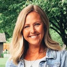 Jennifer Rawdon's Instagram, Twitter & Facebook